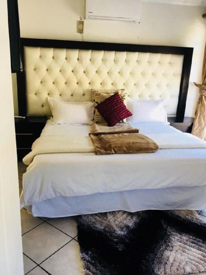 130 Market Bed And Breakfast โจฮันเนสเบิร์ก ภายนอก รูปภาพ